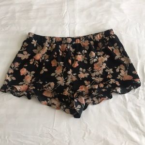 Super cute floral ruffle shorts